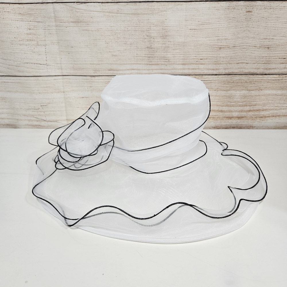 Elegant White Wide-Brim Organza Hat with Black Trim - Picture 5 of 8
